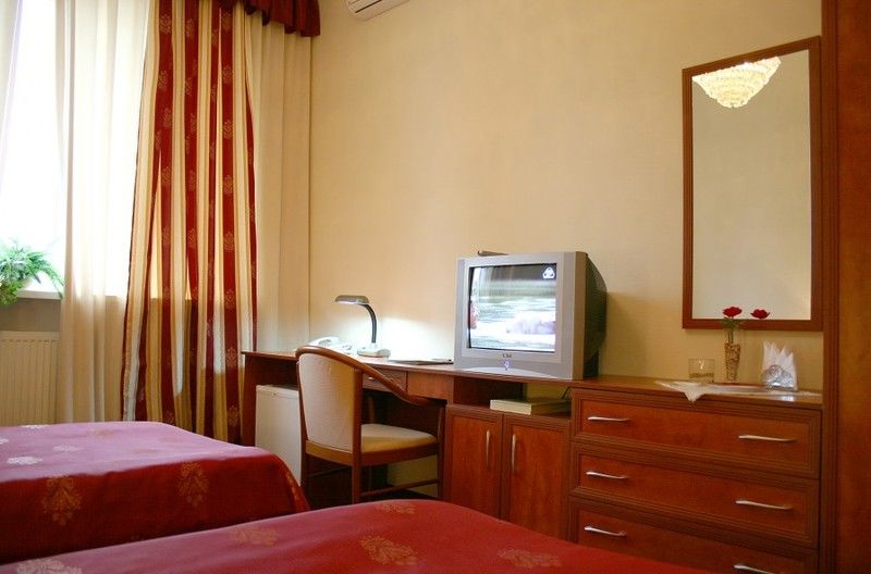 Hotel Kharkov Bagian luar foto
