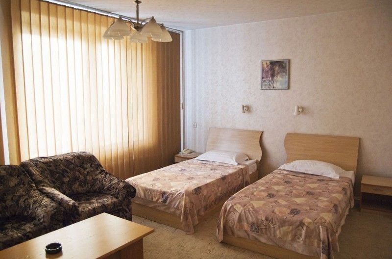 Hotel Kharkov Bagian luar foto