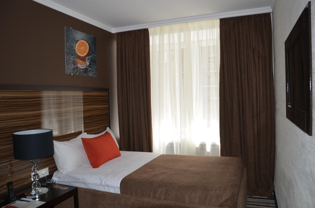 Hotel Kharkov Bagian luar foto