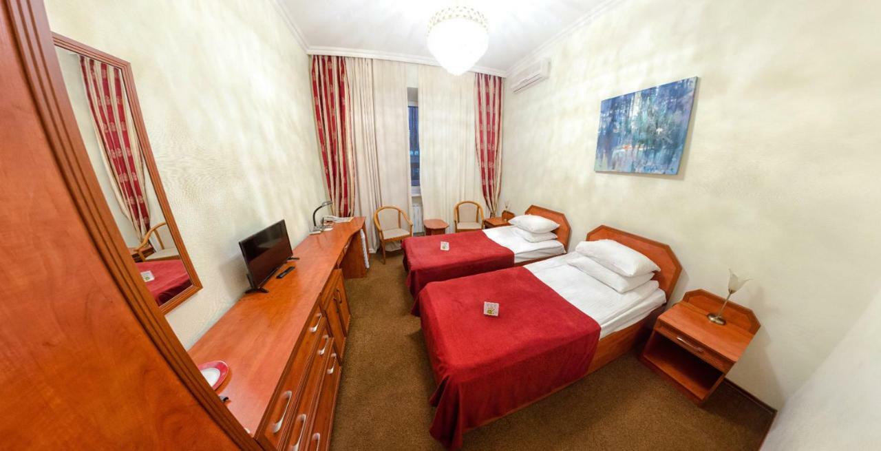 Hotel Kharkov Bagian luar foto