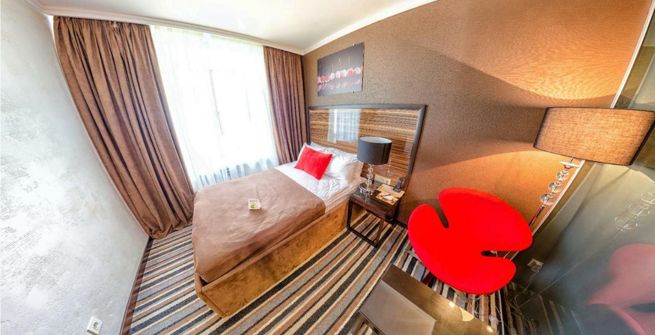 Hotel Kharkov Bagian luar foto