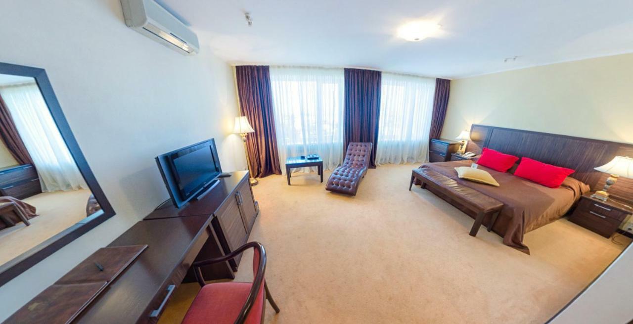 Hotel Kharkov Bagian luar foto