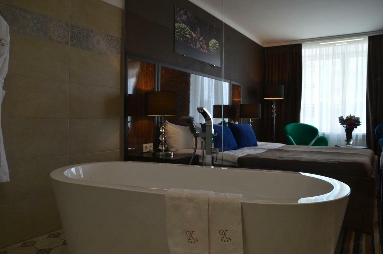 Hotel Kharkov Bagian luar foto