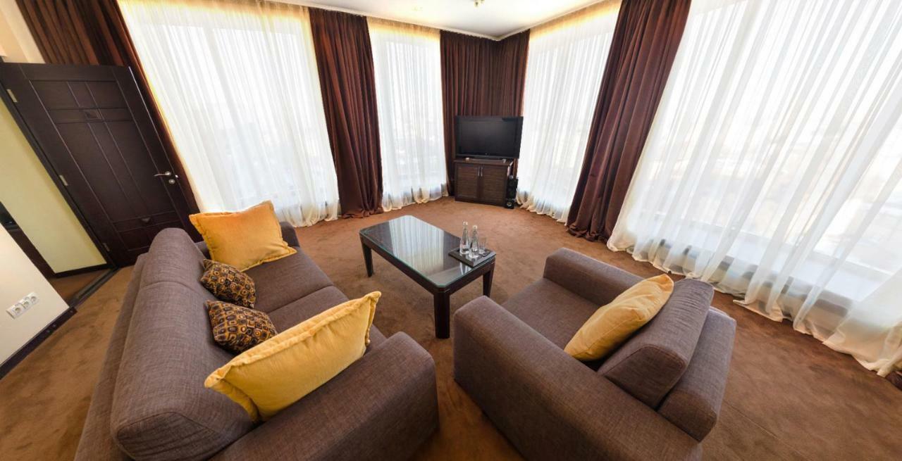 Hotel Kharkov Bagian luar foto