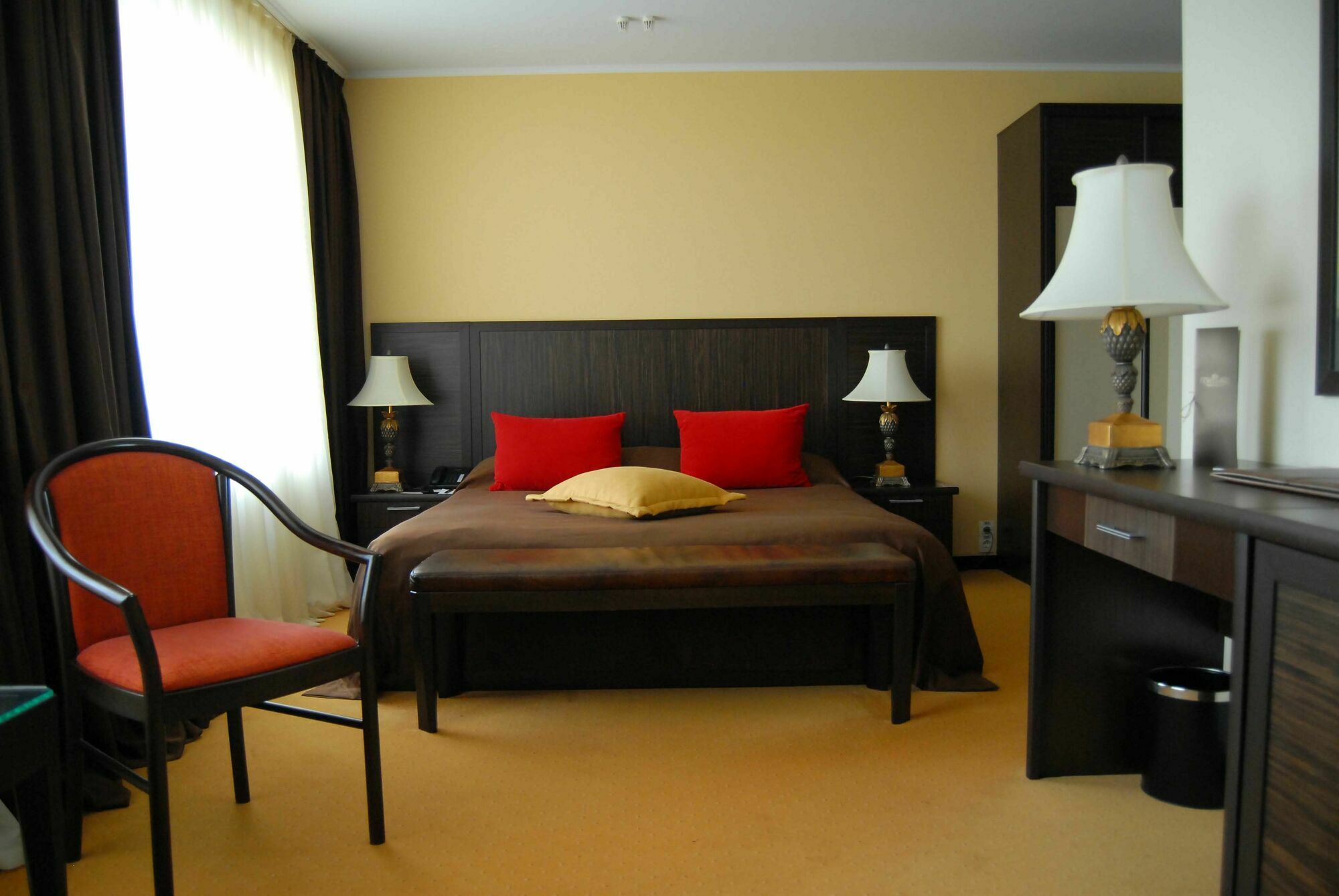 Hotel Kharkov Bagian luar foto
