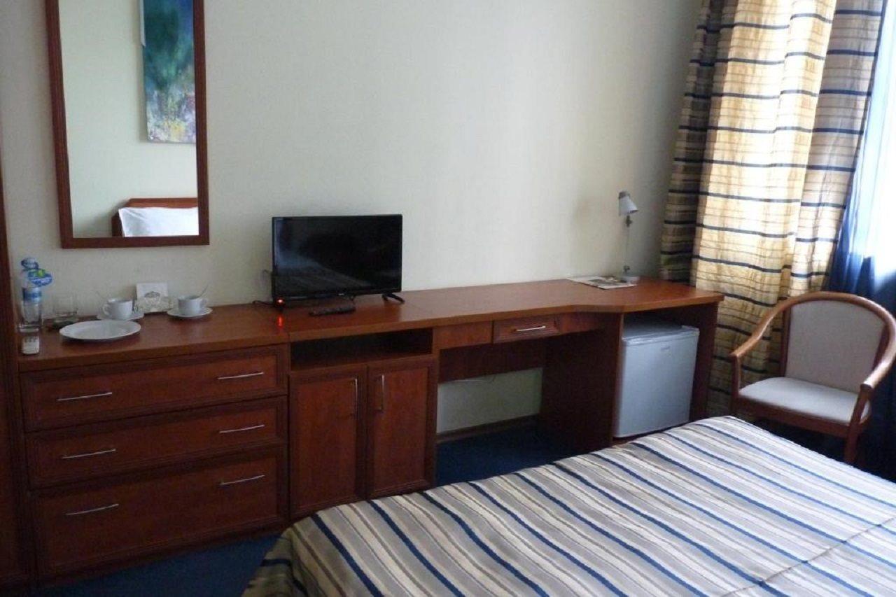 Hotel Kharkov Bagian luar foto
